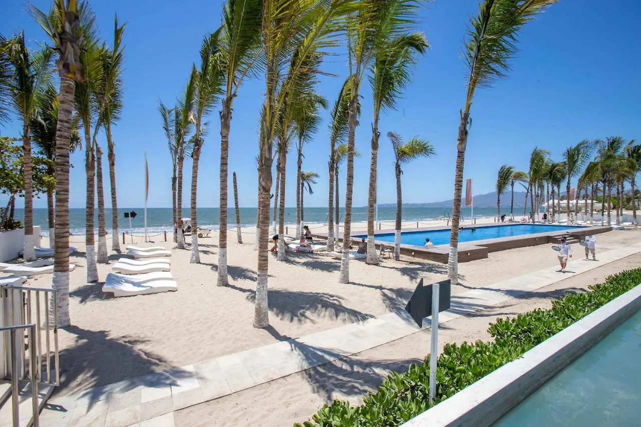 Estudio 573 Nuevo Vallarta, Frente Al Mar, Equipado Y Amueblado !